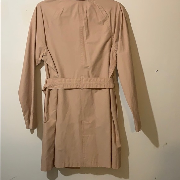 Gap trench coat 🧥 - Picture 3 of 4